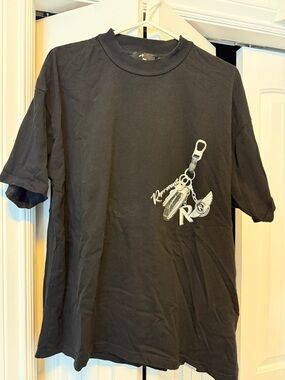 Represent Black Short Sleeve Graphic Tee - R Keychain Design